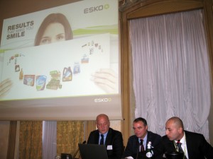 Da sinistra Bassani, Rossano Farinelli e Davide Dal Col presentano il progetto per l'astuccio BTicino