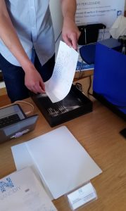 La semplice operazione di fissaggio dell'inchiostro sul foglio transfer