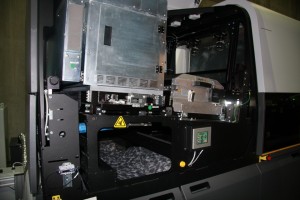 La macchina aperta mostra il sistema di essiccazione 
