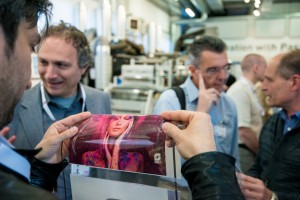 Si osservano con soddisfazione i risultati di stampa flexo