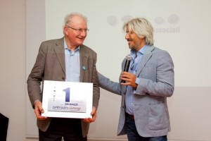 Giovanni Brunazzi riceve il primo premio per la sezione Packaging