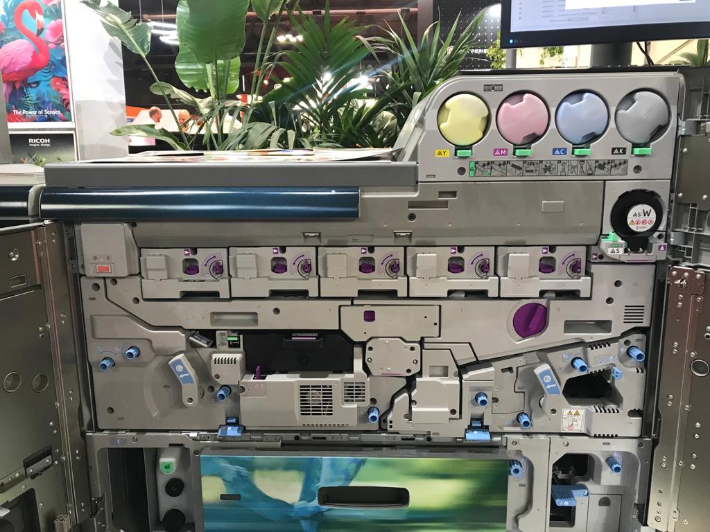 Ricoh - La Scelta del Quinto Colore e Vinili Stampati