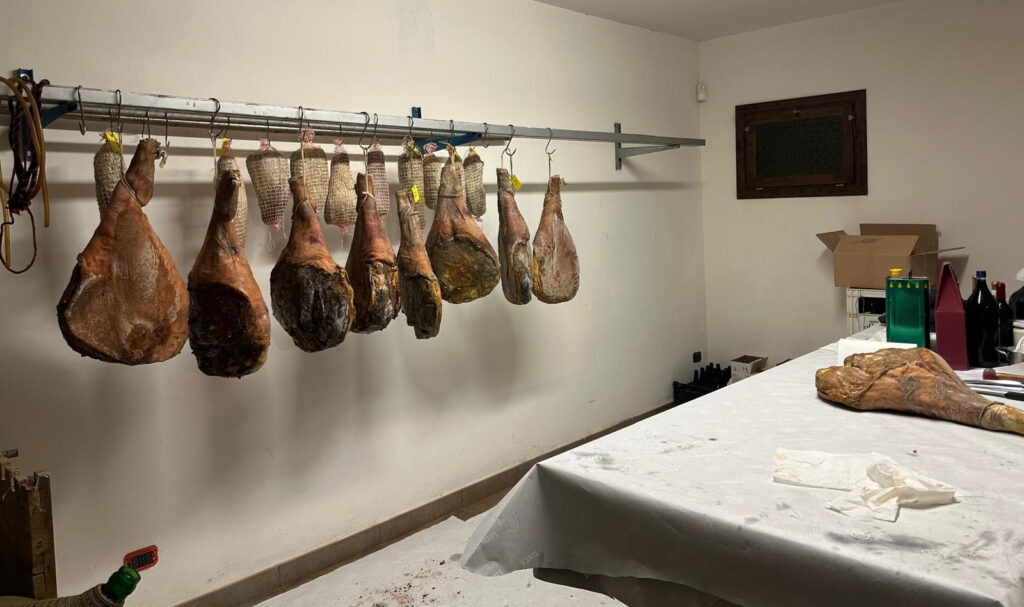 taverna prosciutti Tomassini